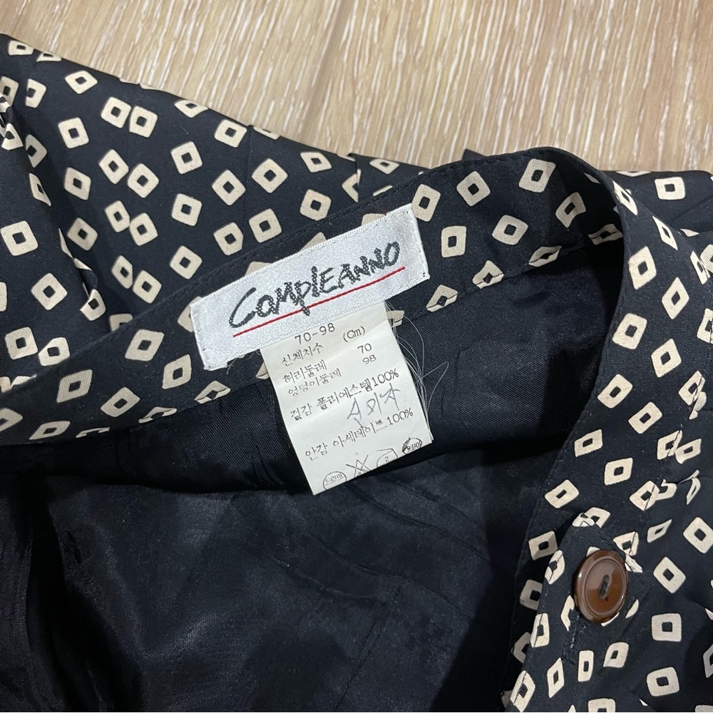 Patterned Skirt - Picture 4 of 7